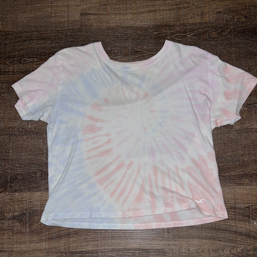 Hollister cropped t-shirt.